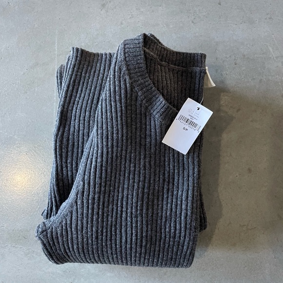 Knit Ribbed Midi Sweater Dress - Picture 3 of 3